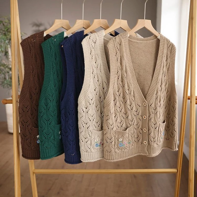 Vintage Embroidery Harajuku Knit Vest Women V-neck Single-breasted Knit Cardigan Sleeveless Coat Spring Fall Jacket Designer Top