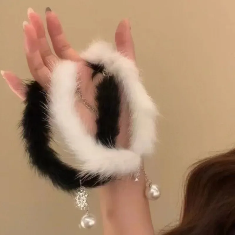 

Winter Cute Sweet Women Sexy Snowflake Pearl Fluffy Necklace Choker Plush Velvet Clavicle Chain Collarbone Chokers