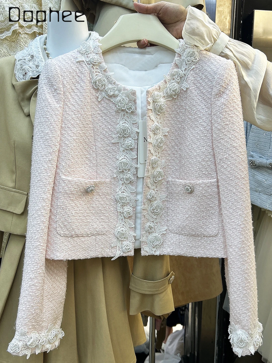 

Pink Lace Three-Dimensional Flower Round Neck Short Tweed Jackets for Women Autumn New High End Elegant Socialite Sweet Jacket