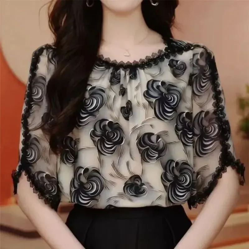 

Runway Summer 3D Floral Printed Blouse Elegant Ruffle Neck Silk Shirt Split Short Sleeve Lace Women Top Versatile Z468