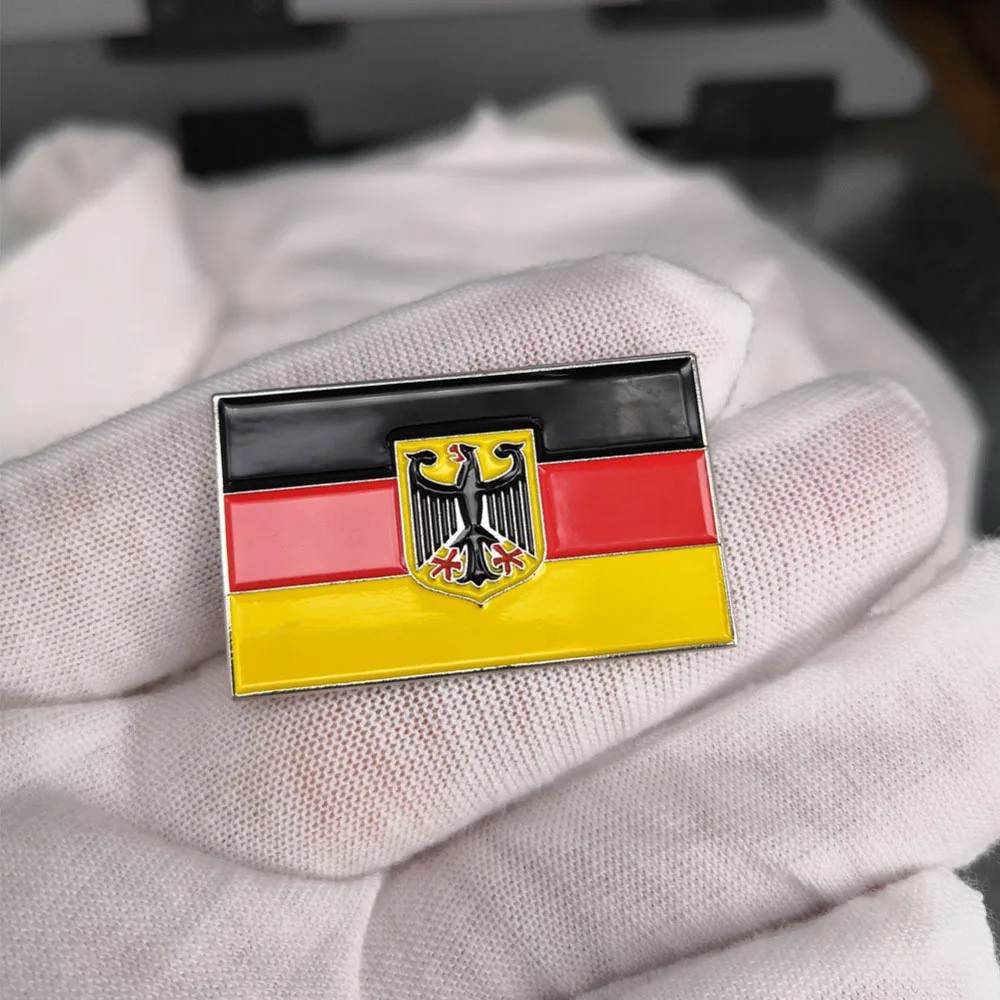 

GERMAN SECOND EMPIRE PRUSSIA FLAG PRUSSIAN EAGLE METAL BADGE PIN