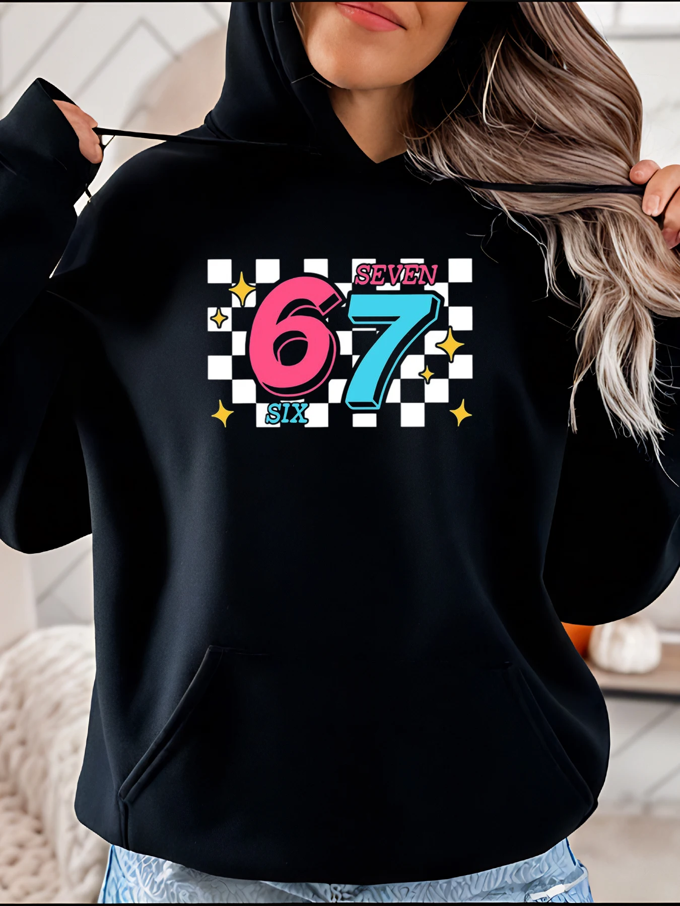 

Черная толстовка с капюшоном 67, принт в шахматном порядке, повседневная уличная одежда, женская модная толстовка