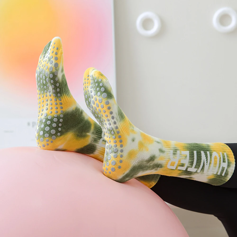 1 para kobiet skarpetki do pilatesu Tie-Dye antypoślizgowe oddychające bawełniane Fitness sportowy treningu jogi i skarpetki podłogowe chwytu do
