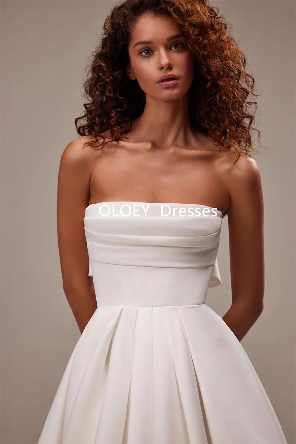 OLOEY Elegant Pleats Strapless A Line Wedding Dresses Sleeveless Floor Length Bride Gowns Customized Bow Zip Vestidos De Novia