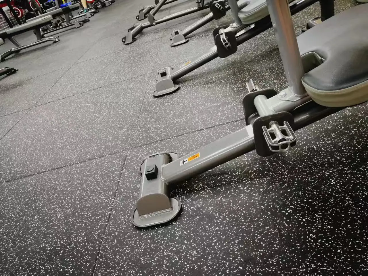 Günstiger Preis Langlebiger Gummiboden für Cross-Fitness-Gymnastik