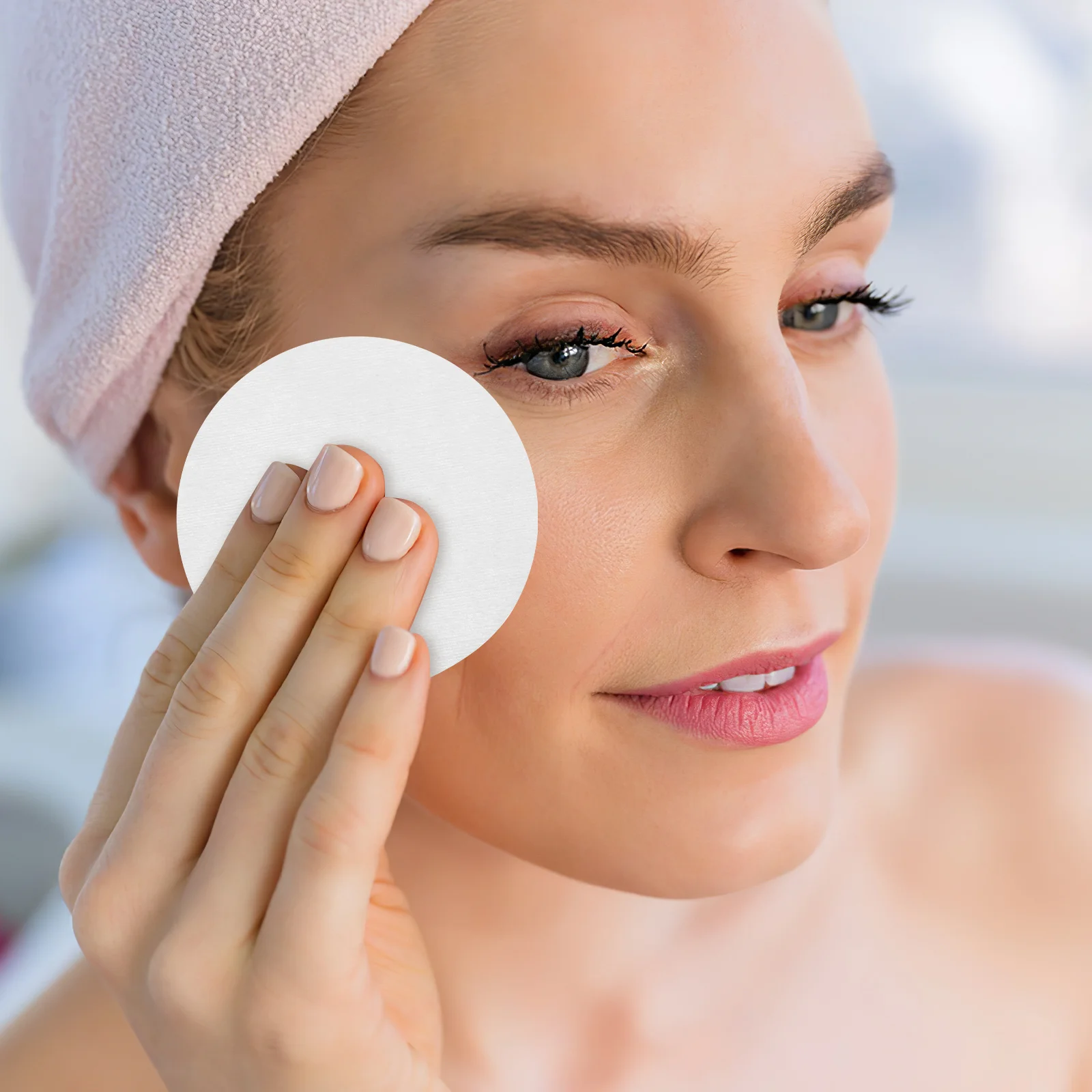 200Pcs Makeup Remover Pads Non-Woven Soft Disposable Face Wipe Rounds 7.5cm for Skincare Nail Polish Removal Makeup Remover Pads