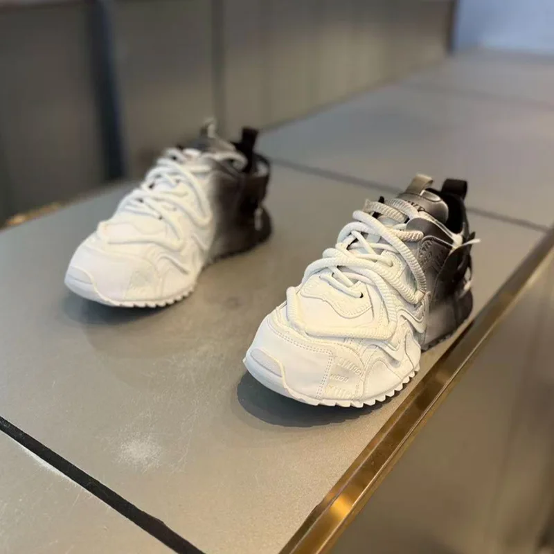 2026 Latest Men's Color blocked Lightweight Soft soled Running Sneakers Korean Edition Retro Style Hiking Travel Casual Shoes