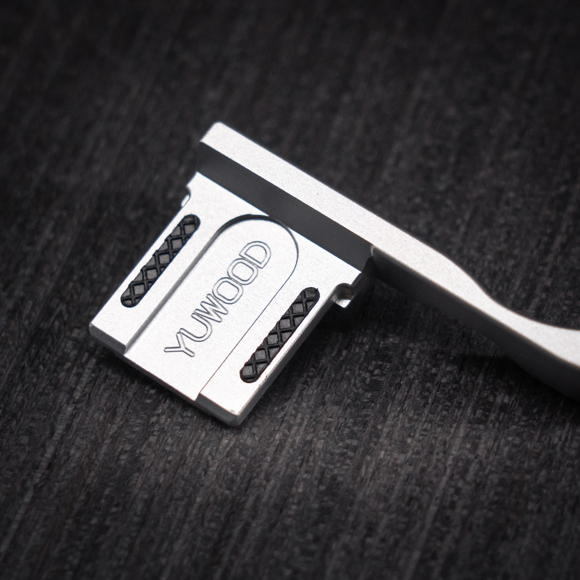 Aluminium-Metall-Handgriff für Fujifilm X100V Fuji X100VI Kamera – Daumenaufsteckgriff – Detail 2