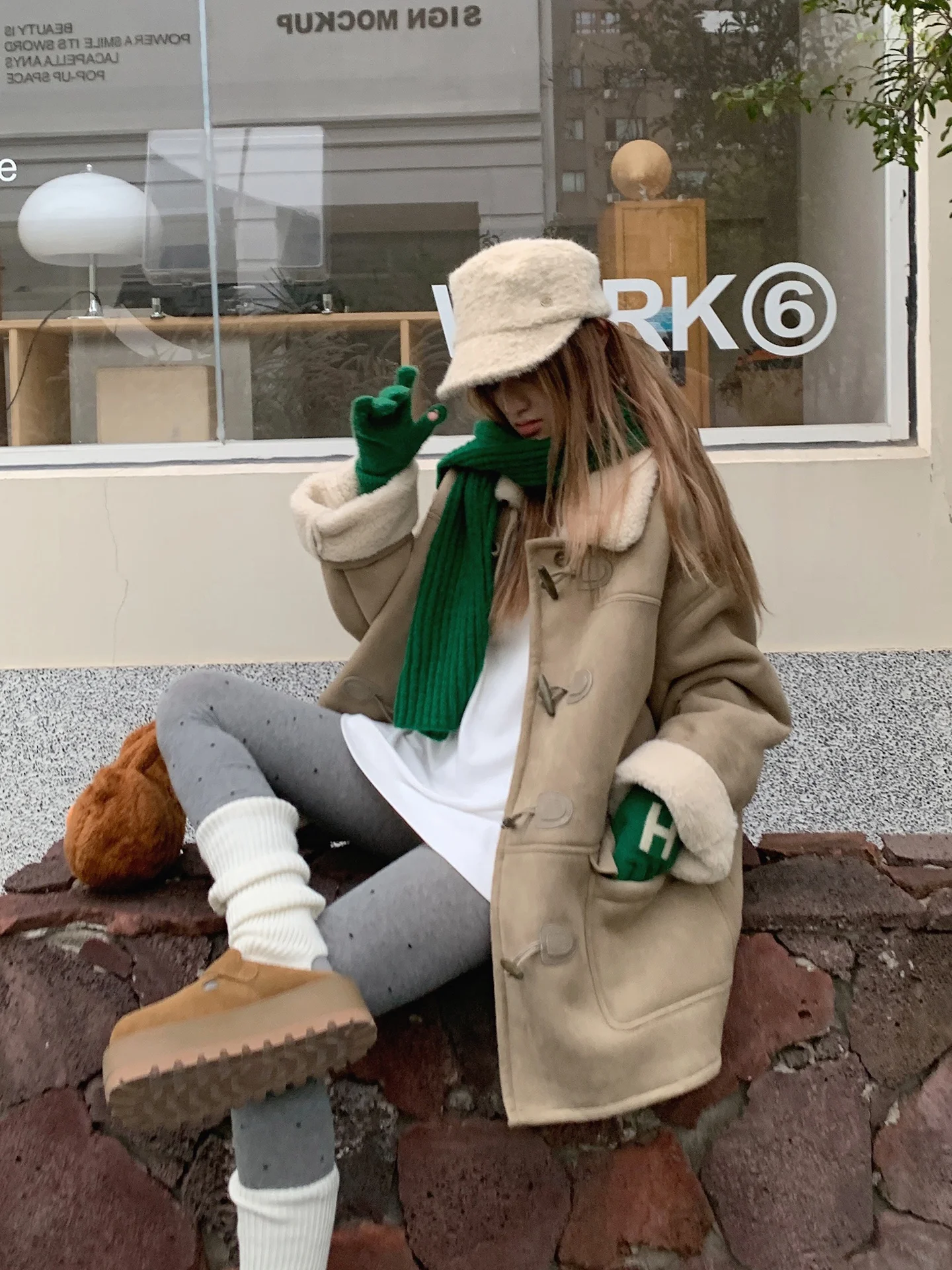 

Soloki Korean Retro Lamb Fur Coat Thiened Loose Fit Warm Turn-down Collar Long Sve Polyester Women's Winter Outerwear