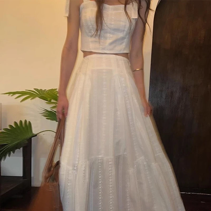 

Retro Tie Design ort Crop Top And Hollow out Embroidery Skirt Set Chic Summer Faion Women's Two-Piece Suit for Ages 8-25