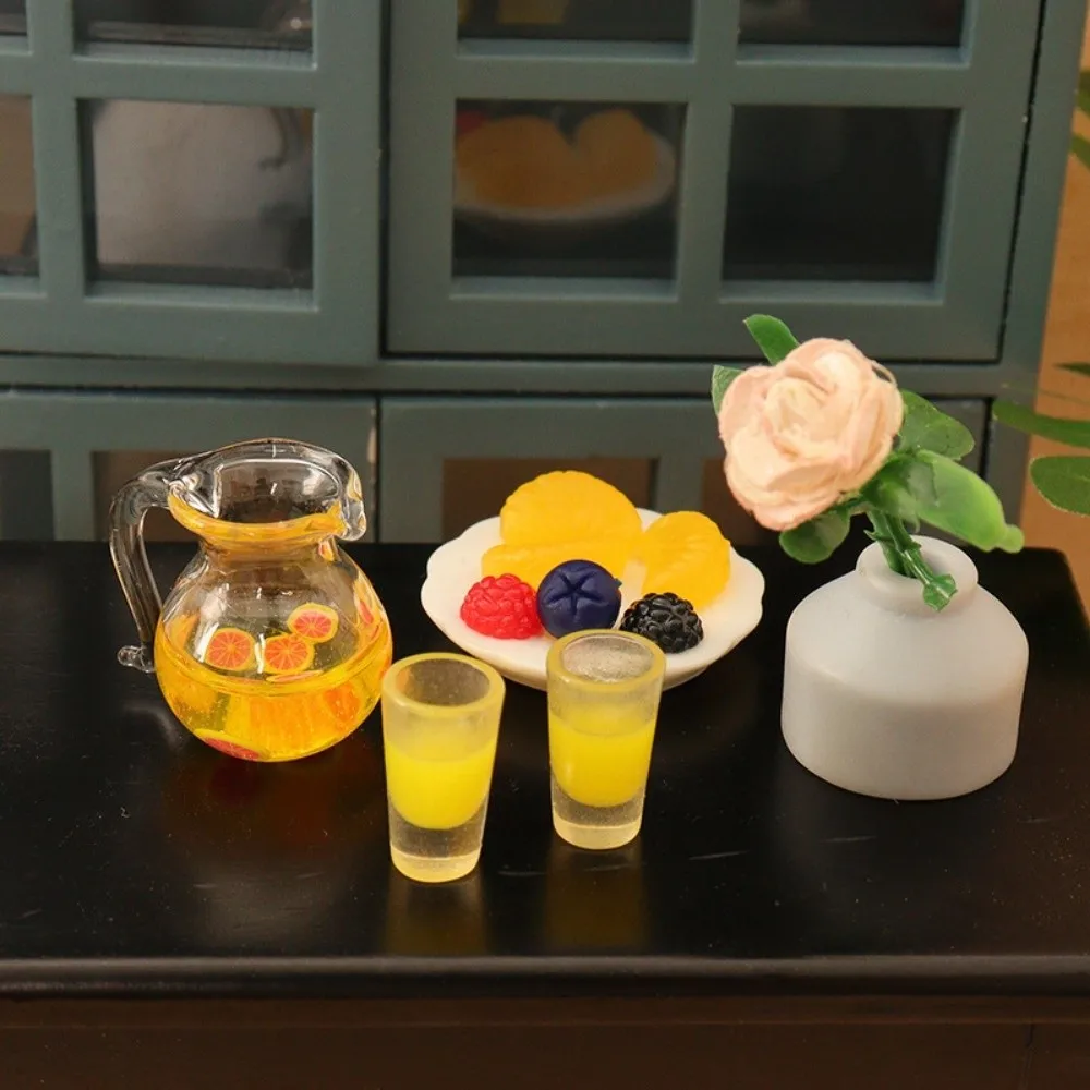 1pc/1Set Mini Dollhouse Miniature Food Simulation 2 Colors Resin Drink Bottle Play Dollhouse 1/12 Dollhouse Decoration