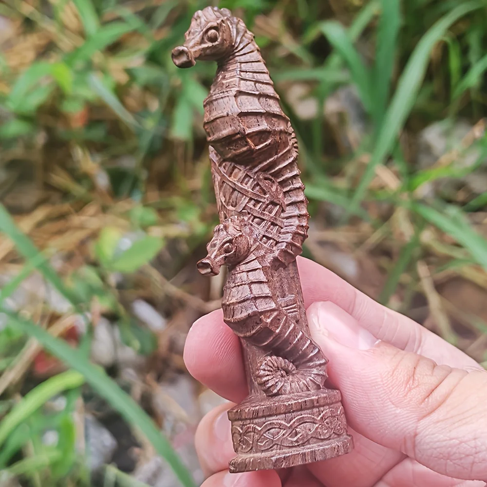 3.8 Inch Wooden Seahorse Ornament, Animal Theme, Simple Style, Suitable for Birthday Gifts, Back-To-School Gifts, Office Decoration, Christmas Gifts, Party Decorations, Creative Desktop Ornaments