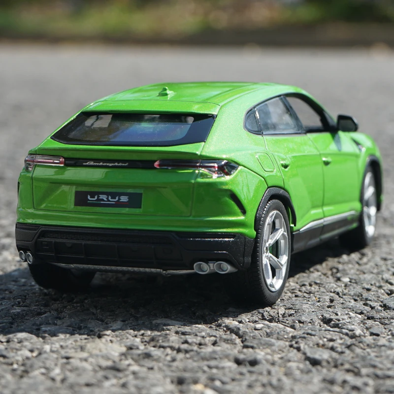 WELLY 1:24 Lamborghini Urus SUV Alloy Model Die casting Metal Toy Sports Car Model High Simulation Collection Childrens Toy Gift