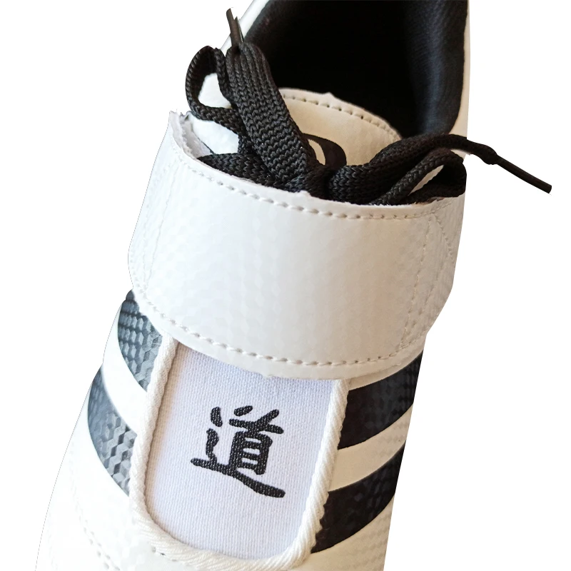 大人と子供テコンドーシューズ男性女性体育館カンフー柔術空手トレーニングシューズ通気性 TPR ソフト底の靴