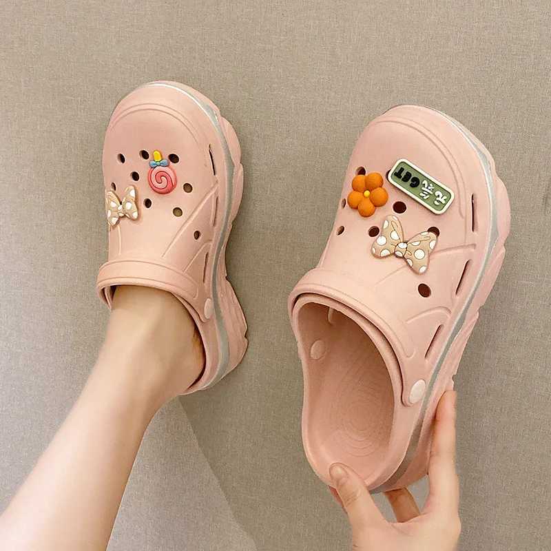 Hot Sale Cute Cartoon Women Sandals Casual Thick Sole Garden Shoe Women Clogs Fashion Yellow Summer Platform Sandal Women Slides