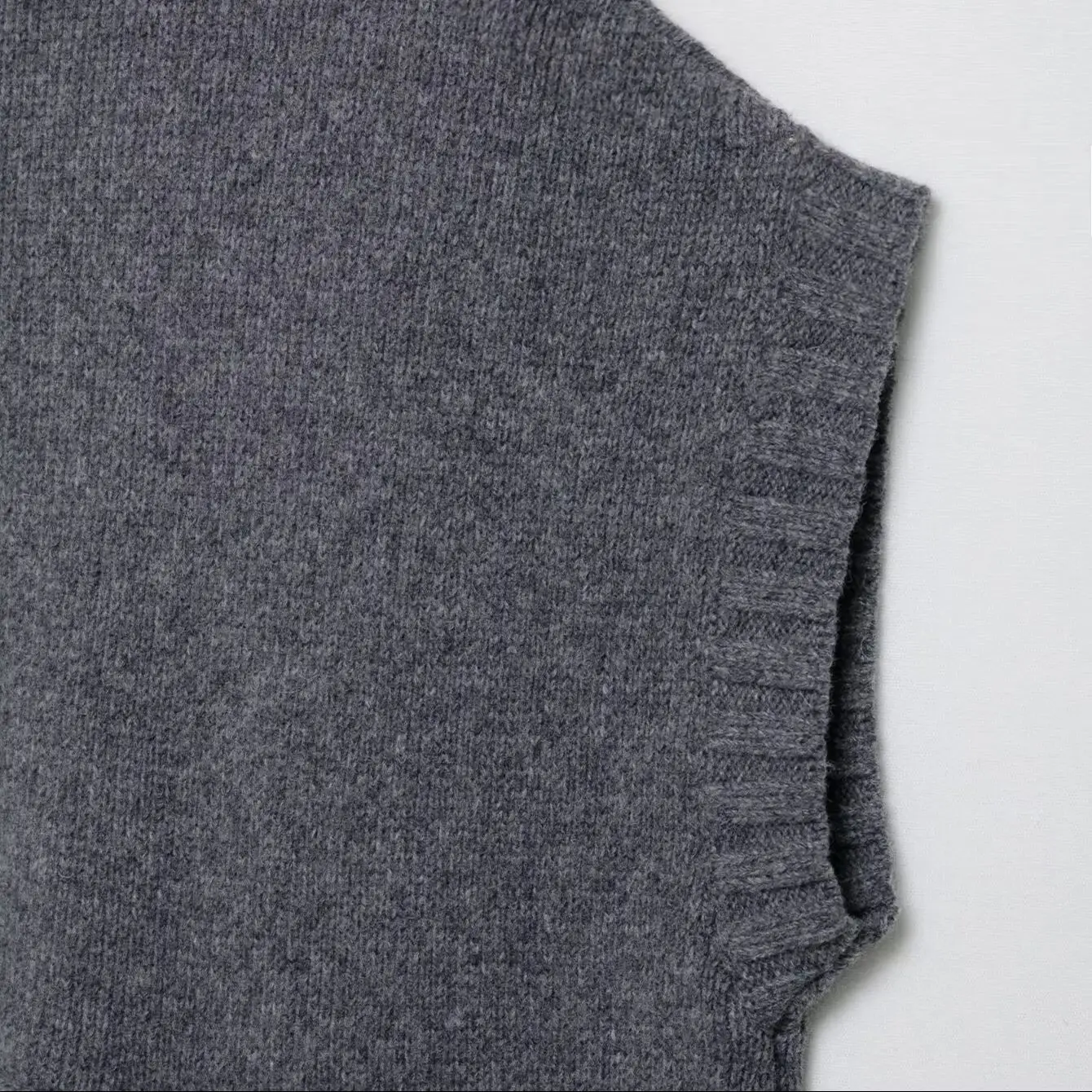 Simple Gray Sweater Vest Women Autumn Winter Round Neck Loose Irregular Knitted Pullover Casual Fashion Sleeveless Tops