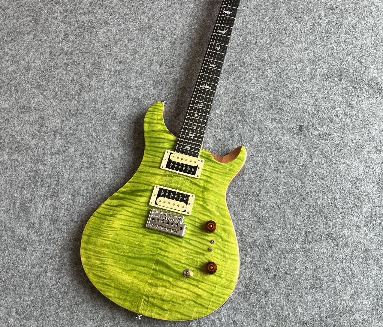 Guitarra de alta calidad con patrón de moiré verde, personalizada de fábrica, guitarra de 6 cuerdas de alta calidad 2026