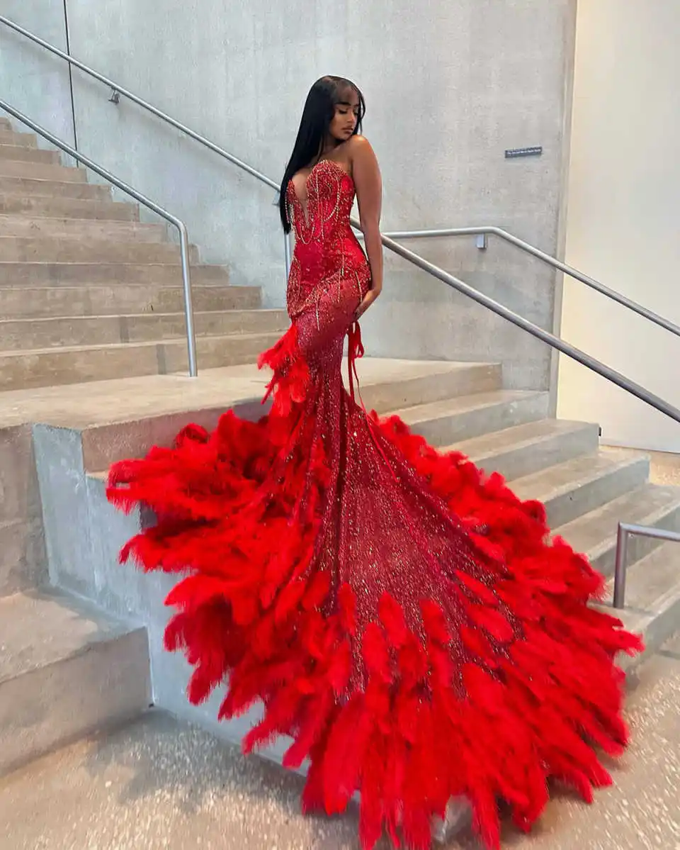 Luxuriöses Meerjungfrau-Abendkleid mit Strass-Quasten, elegantes Abendkleid mit Federn und Pailletten, ärmelloses Träger-Partykleid, individuell gestaltet