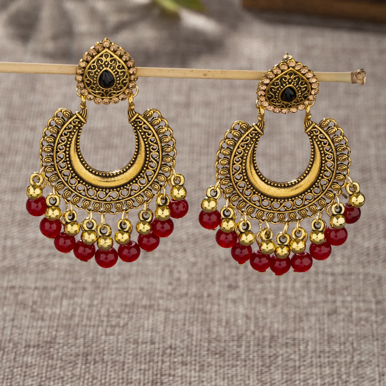 Vintage Femme Indische Gold Farbe Geometrische Quaste Ohrringe frauen Ethnische Metall Carving Kristall Perlen Baumeln Ohrringe Schmuck
