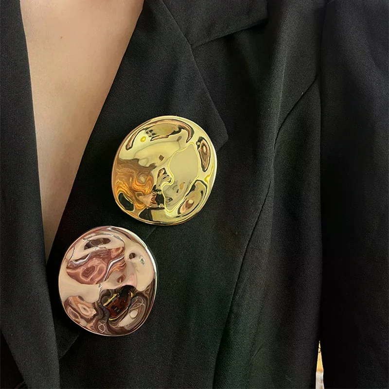 Modernistic Minimalist Irregular Geometry Glossy Metal Oval Brooch for Stylish Women, Jewellery Presents for Parties