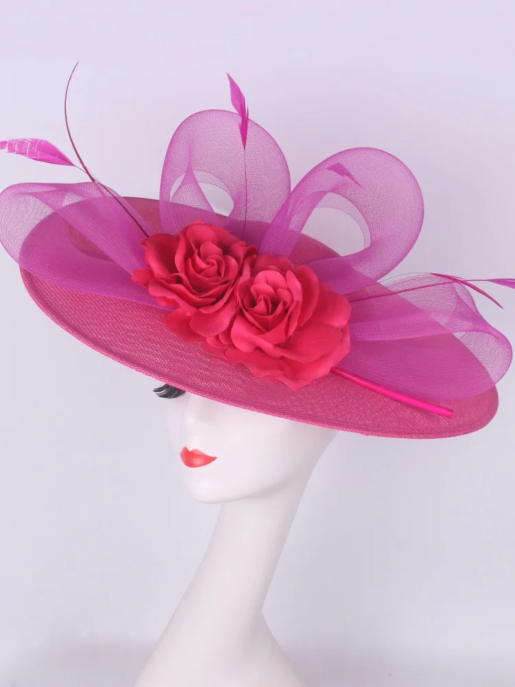 ホットピンクの花柄ビッグロイヤルアスコットレディースファシネーターハット、エレガントな女性用パーティーディナーヘッドピース、花嫁ウェディングビッグミリナリーヘッドバンド