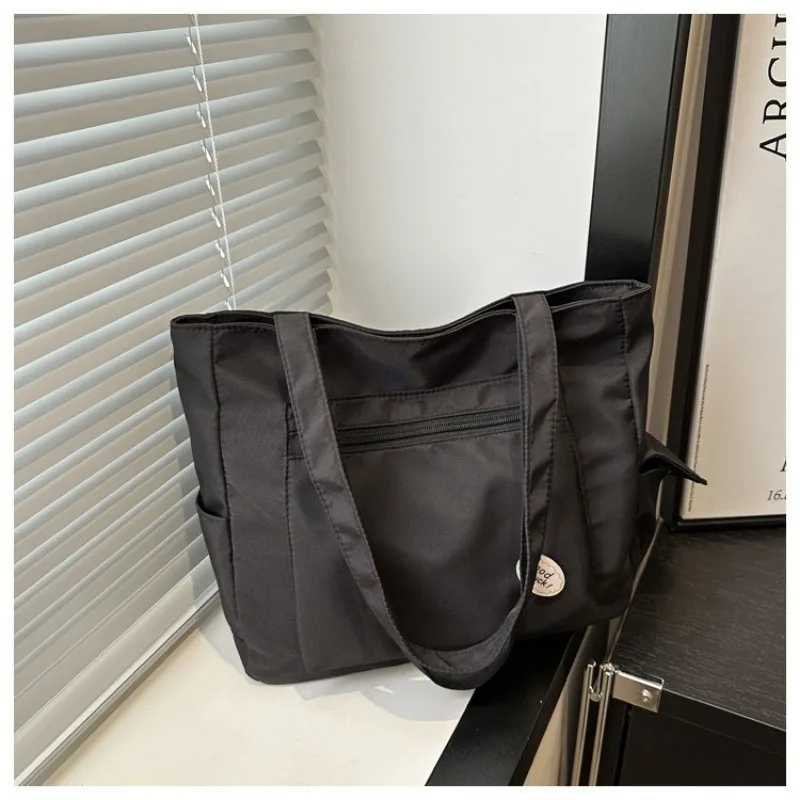 Large Capacity Canvas Bag Female Simple Korean Version of Leisure Commute To Work Students Class Shoulder Crossbody Bag