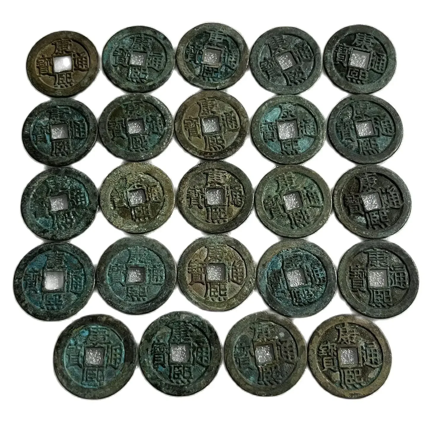 

Retro Qing Dynasty Kangxi Tongbao Global Bronze Coins (One Set of 24)