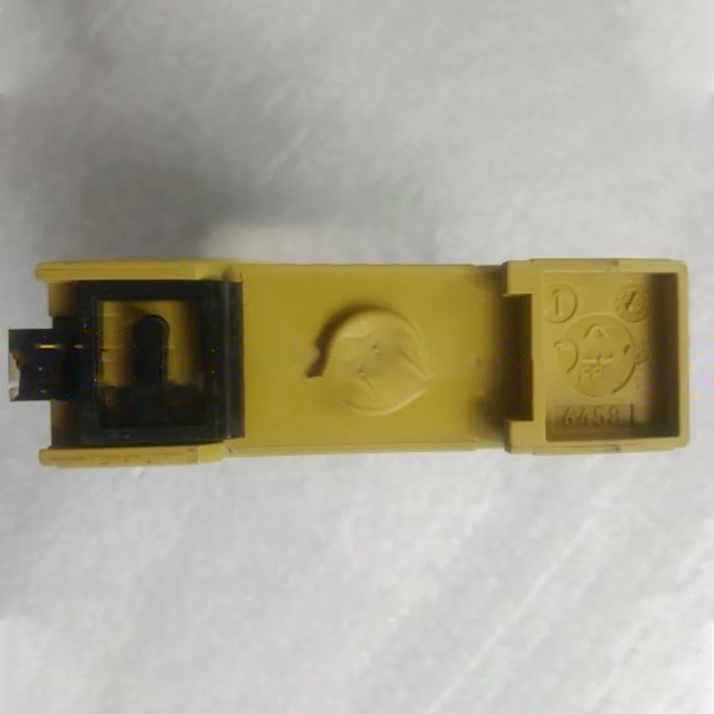 New for Pilz PNOZ X2.5P C 787308 24V Safety Relay Module in Box Durable