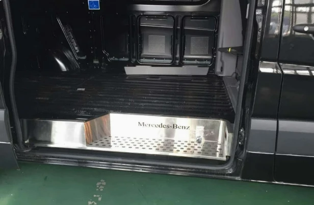 Pedale di benvenuto di alta qualità Accessori per camper Van Accessori interni per camper Vip Mercedes Sprinter in vendita