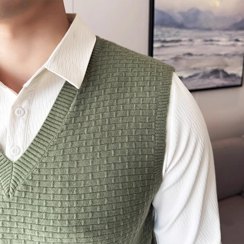 Autumn and Winter Men's V - Neck Knitted  Vest Business Casual Men's Daily Commute Knit Sweater