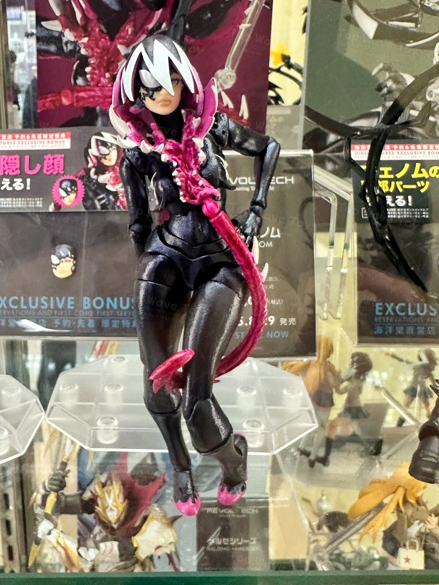 جديد 2025 متوفر في المخزون الأصلي Kaiyodo Venom Gwen Revoltech مذهلة YAMAGUCHI Spider Gwen Comics مجموعة شخصيات الحركة الأنيمي #3