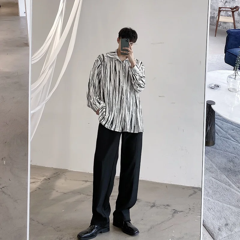 قمصان متدفقة عالية الجودة للرجل الكورية الفاخرة فضفاضة سميكة الرجال قميص مخطط كم طويل ملابس أداء المرحلة عادية