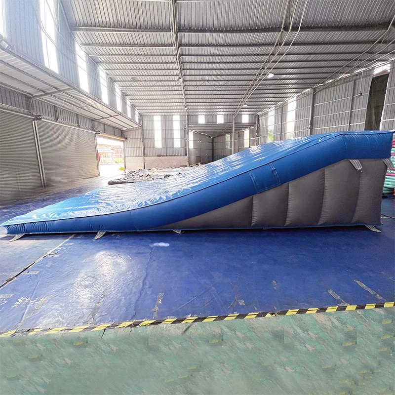 Commerciële grote opblaasbare FMX BMX MTB-airbag, motorfiets-airbag, landingshelling springen opblazen airbags voor fiets extreme sport