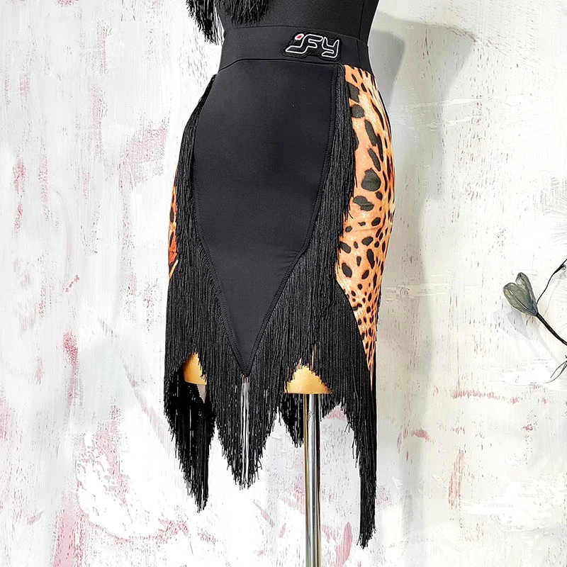 2025 فستان رقص لاتيني أسود لحفلة موسيقية ملابس الرقص تنورة ممارسة ارتداء ملابس الفتيات الإناث خط دعوى المرأة المرحلة السامبا ليوبارد