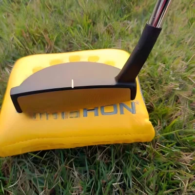 مضرب مطرقة نصف دائري، تصميم MOI عالي لأقصى قدر من الاستقرار واللفة المتسقة، المحاذاة الحديثة، اليد اليمنى للرجال.