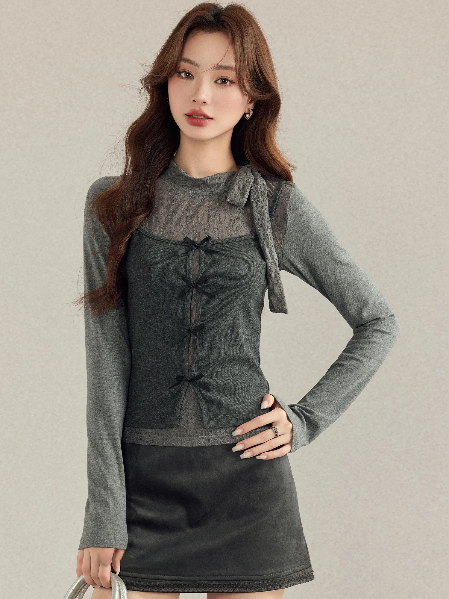 

Комплект из двух предметов: футболка с длинным рукавом и топ с узлом Pure Desire Spicy Girl, женский, приталенный, базовый, с милым дизайном узла