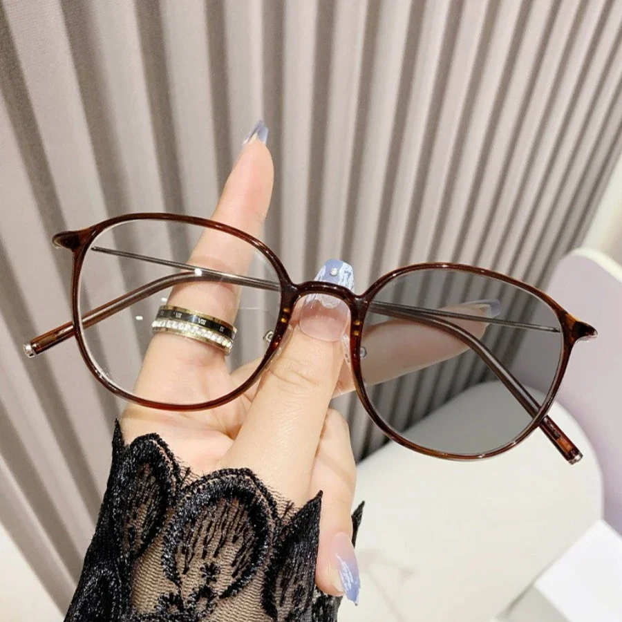 Photochrome Anti-Blau-Presbyopie-Brille, ultraleicht, für Damen und Herren, Lesebrille, klare Fernsichtbrille, Linse, Dioptrien 0 bis + 4,0 – Detail 5