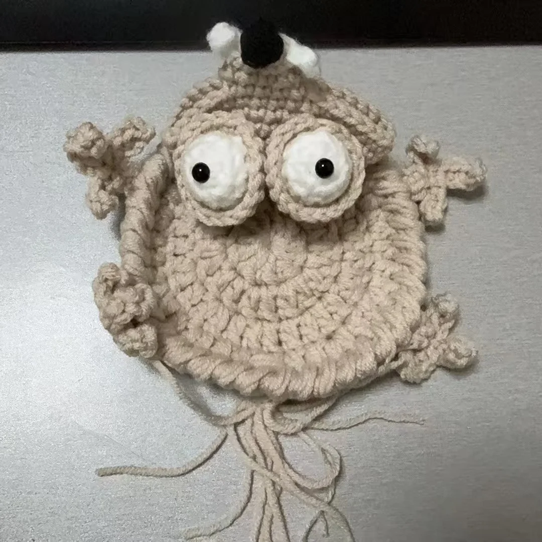 Funny Hand-Crocheted Squirrel Coaster, Cute Handmade 3D Animal Mug Rug, Novelty Knitted Cup Mat Desk Decor, Unique Whimsical Dri