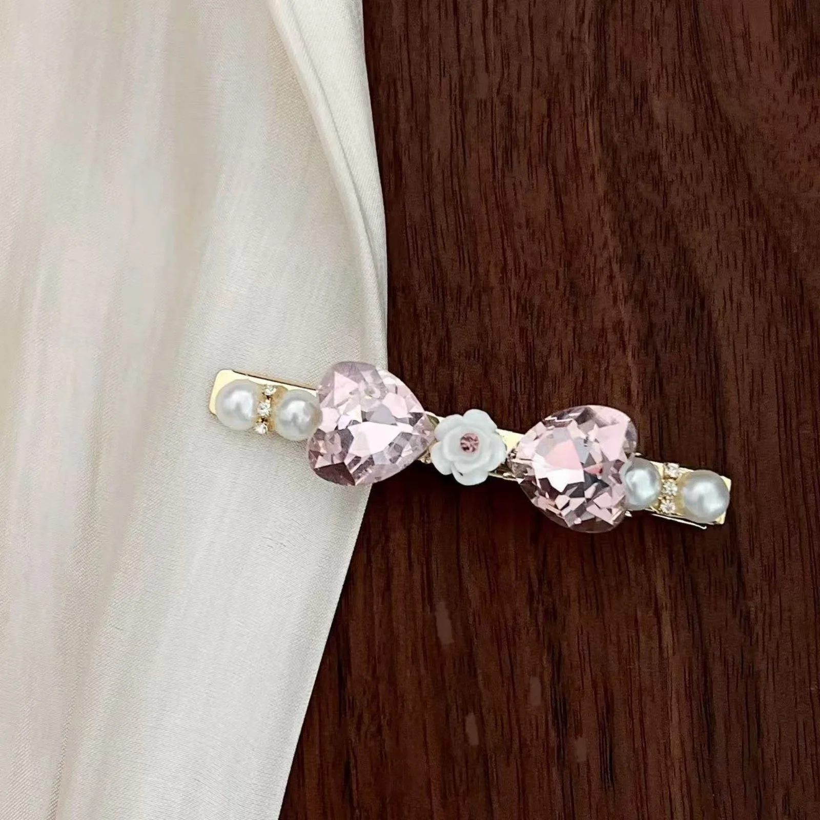 

1-Piece Pink Korean Style Heart-Shaped Crystal Hair Clip for Women, High-Grade Pearl Hair Accessory, Sweet & Lovely Bangs Clip