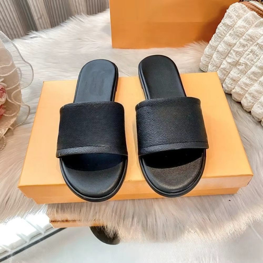 

2026 Spring Summer New Women's Flat Slides Single Strap Sandals Non-Slip Outdoor Slippers All-Matching Clean Girl Aesthetic Coastal Grandmother Minimalist Silhouette Second Skin Feel Design for Women Girls Beach Resort Daily Errands Outfit