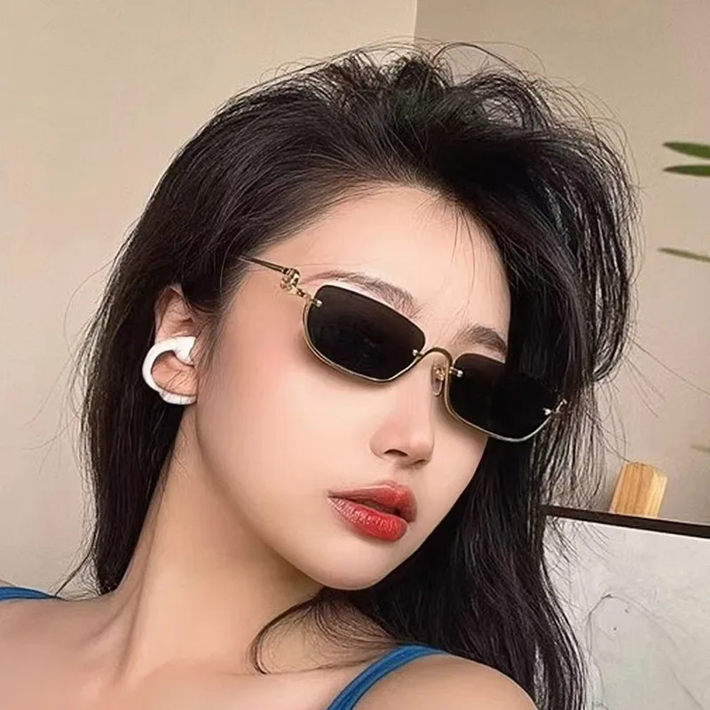 Mode Kleine Quadratische frauen Sonnenbrille Luxus Marke Metall Halb Rahmen Sonnenbrille Frau Trend Vintage Schwarz Rosa Shades
