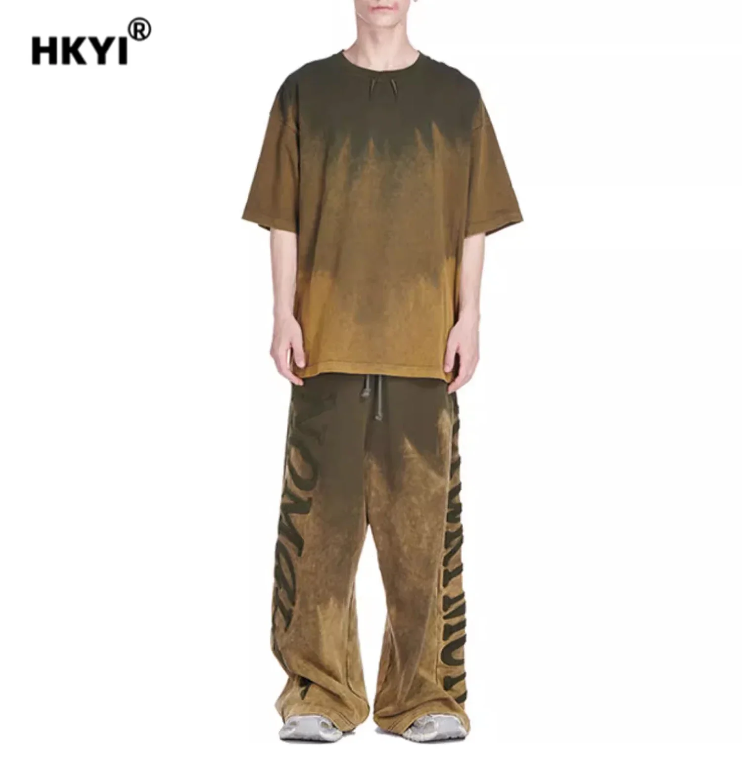 

HKYI Trendy Unisex Tee with Dark Tie-Dye Gradient Wash, Loose Fit Short Sleeve T-Shirt for A Stylish Look