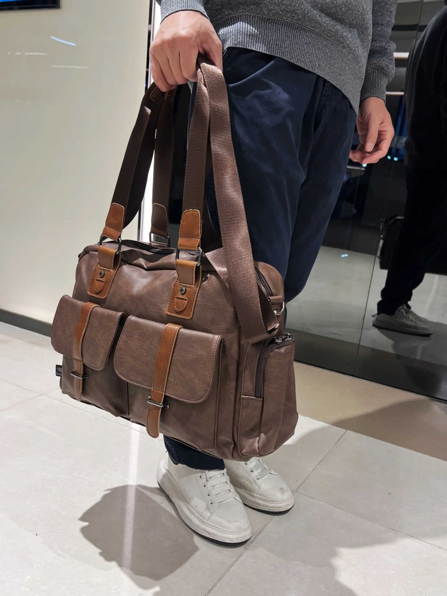 Retro Large Capaci Busin Men's oulder Bag Travel Crossbody Bag Handbag Tote Bag Single Strap Zipper Closure PU Leather