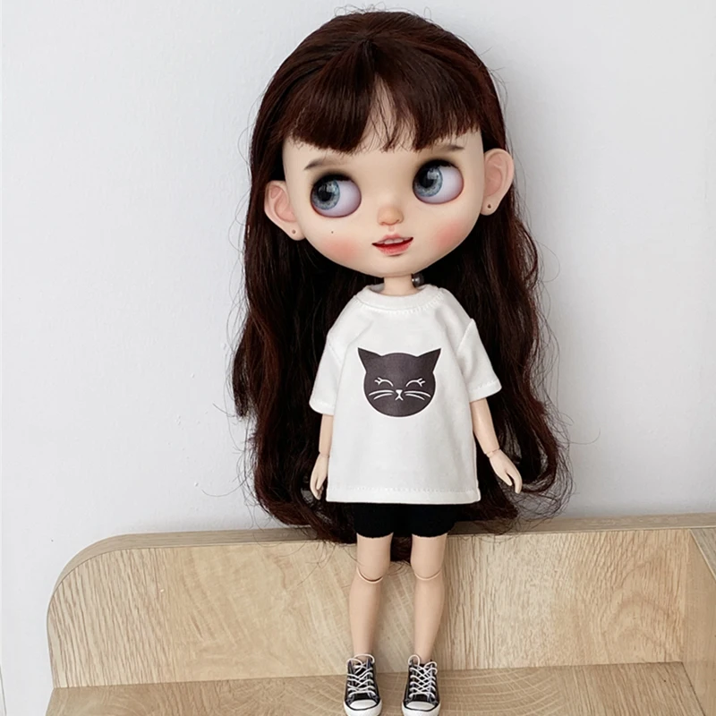 

Новое поступление, одежда для кукол Blyth, белая футболка с милым котом и черные шорты, костюм для кукол Blythe OB22 OB24 Azone Pullip, аксессуары