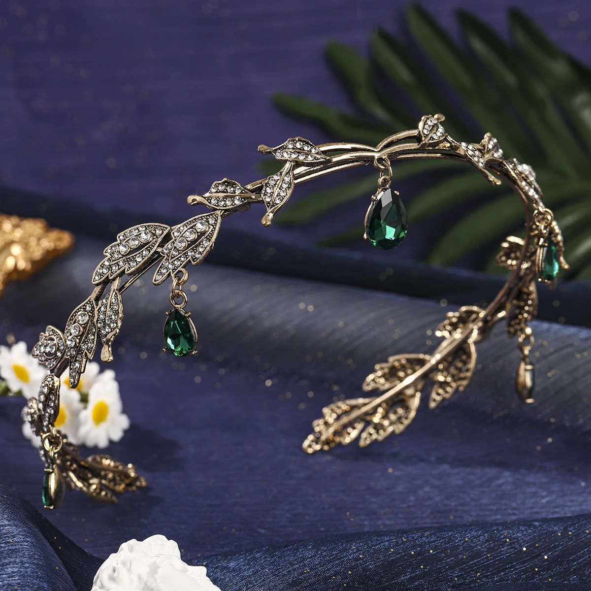 Mori Fairy Alloy Crown Forehead Pendant Tiara Hair Accessories Party Headwear Cosplay Performance Rhinestone Headpiece