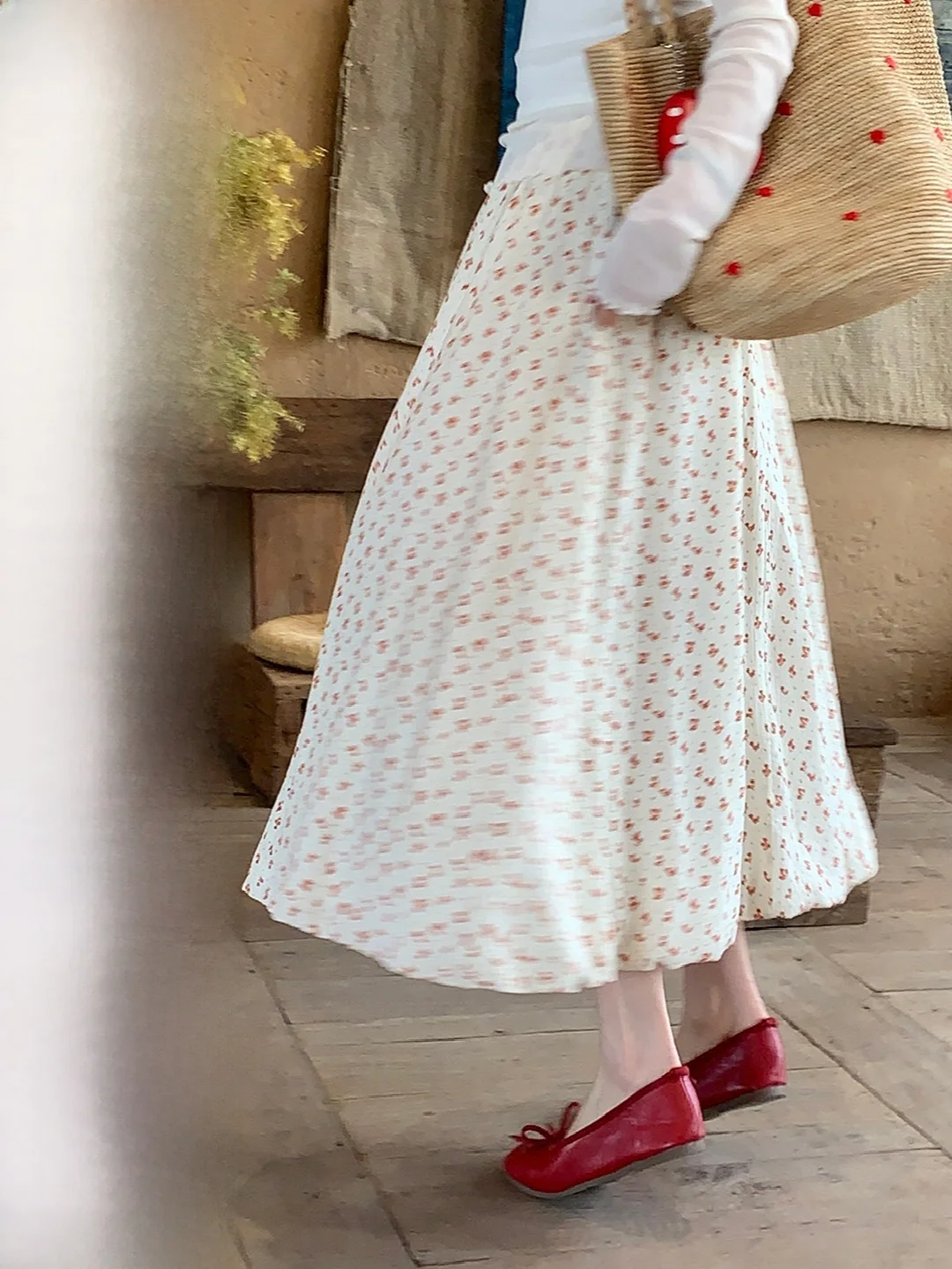 

Нежная женская юбка миди с цветочным принтом, дизайн Land Xiao Tuan Tuan, дышащая, приятная для кожи, из полиэстера