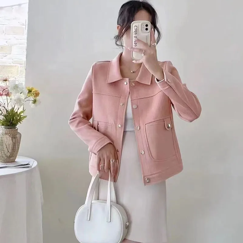 

Новая женская повседневная короткая куртка из имитации оленьей кожи с отложным воротником, весенняя модная приталенная модель 2026 года