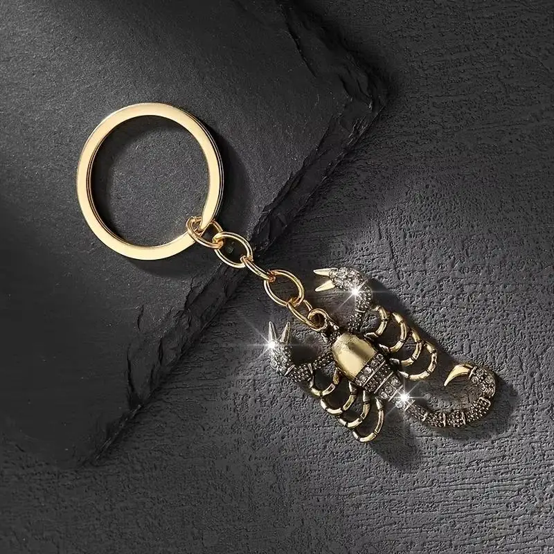 Heißer Verkauf: 1 Stück Zinklegierung Street-Style Mode-Accessoire Vintage-Inspirierter Strass-Skorpion-Anhänger Schlüsselanhänger für Männer & Paare