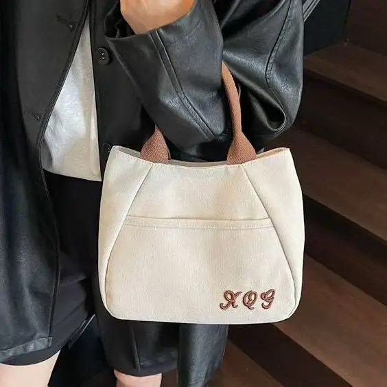 Retro-Canvas-Einkaufstasche zum Pendeln zur Arbeit. Kleine lässige Canvas-Tasche für Damen. Handgehaltene Tragetasche. – Detail 21