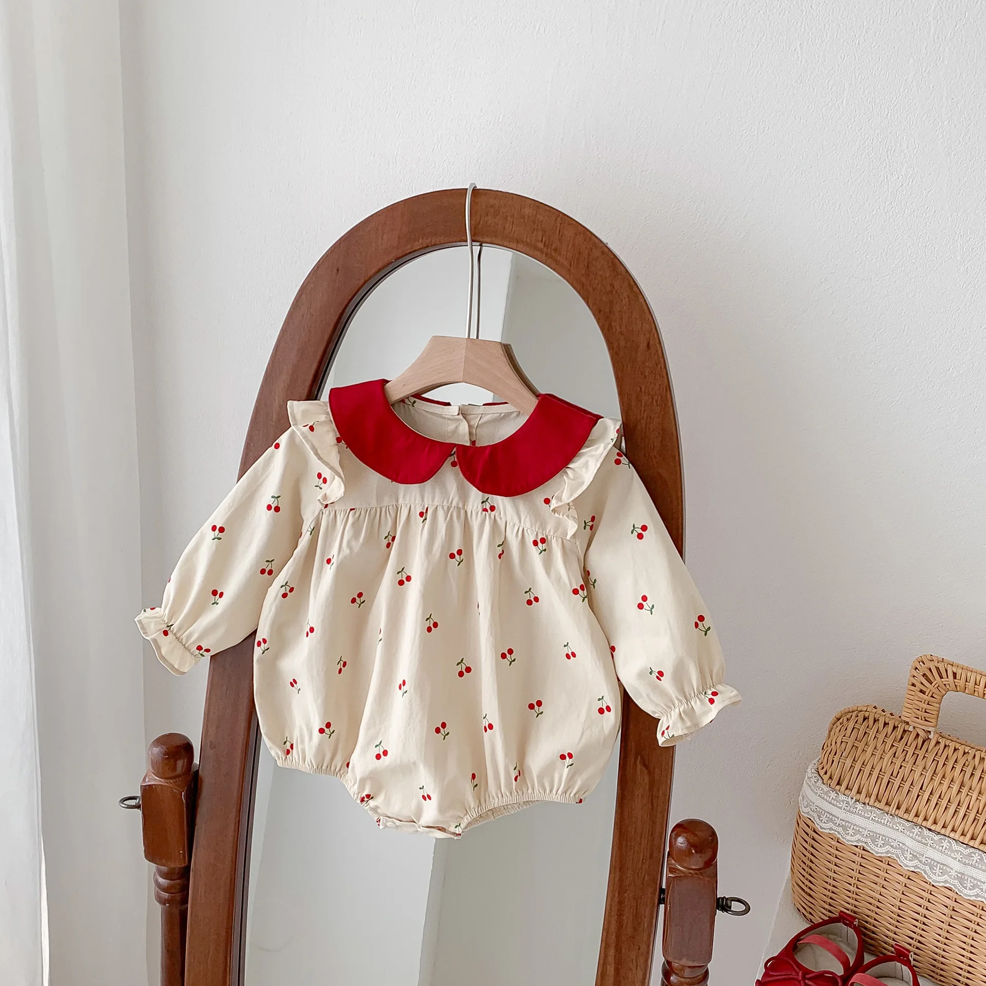 

2025 New Baby Princess Romper Cherry Printed Longsleeve Cotton Jumpsuit Baby Clothes Infants Outfit For 0 1 2 3 Years Old